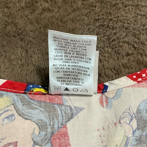 Wonder Woman XS scrub‎ top - Picture 5 of 8
